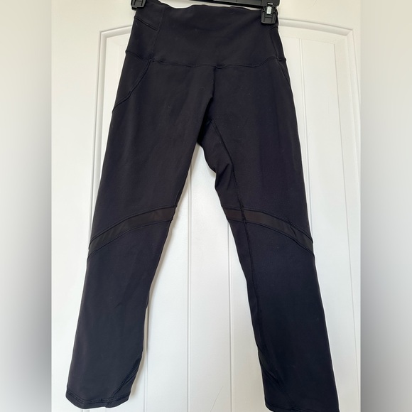 EUC Lululemon black leggings - Picture 1 of 6